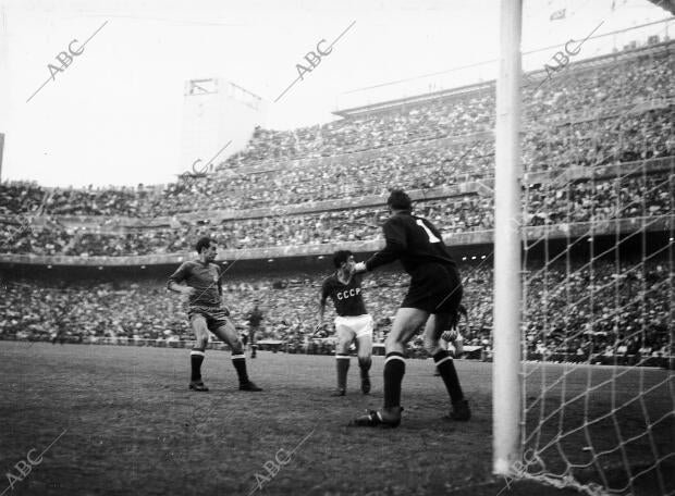 Final del campeonato de Europa de fútbol entre las Selecciones de España y Rusia