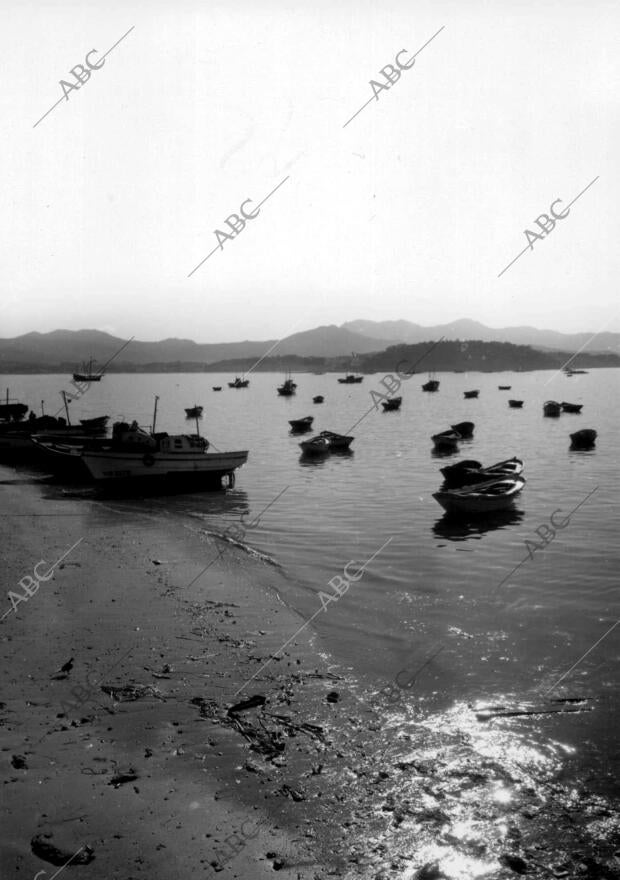 Barcos en la playa de Bayona (Pontevedra)