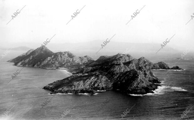 Vista general de las Islas de Cies en la ría de Vigo (Pontevedra)