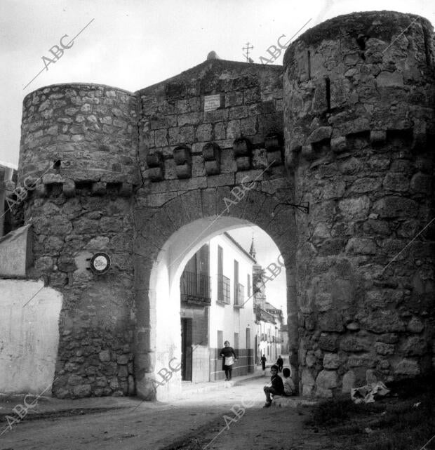 Vista de la puerta de Toledo del pueblo Yepes (Toledo)