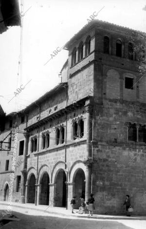 Palacio de los Reyes de Navarra del siglo Xii