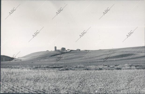 Sobre la loma el perfil campesino de Mohernando