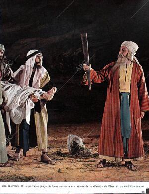 BLANCO Y NEGRO MADRID 17-04-1965 página 33