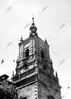 Torre de la iglesia del pueblo Orgaz (Toledo)