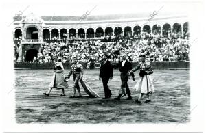 Ángel Peralta, Antonio Bienvenida, Fermín Murillo y José Fuentes, junto al...