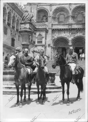 El camino de Santiago: Procedentes de Barcelona Han llegado A la ciudad del...