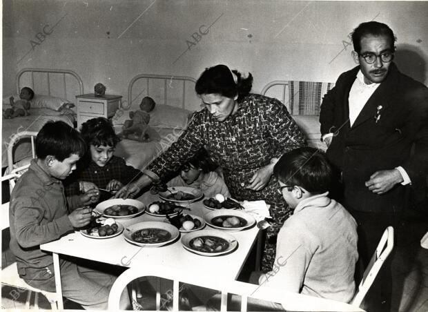 En la imagen, los padres, Andrés, albañil, y Antonia, junto a varios de sus...