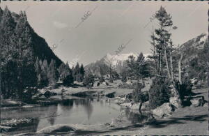 Una vista del Parque Nacional de Aigüestortes y Lago de San Mauricio