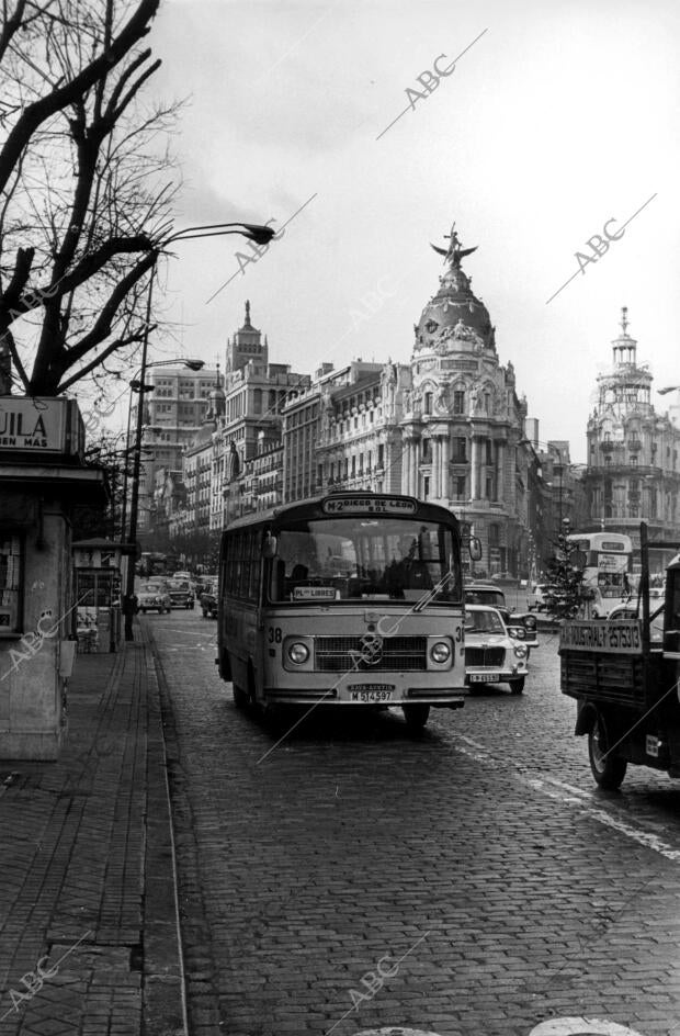 Transporte público de Madrid que con motivo del Referedum los miércoles Es...