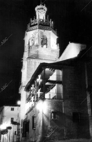 Aspecto nocturno de santa María la mayor en Ronda (Málaga)