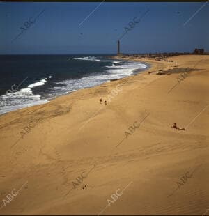 Vista del faro de la playa de Maspalomas