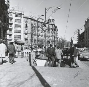 (CA.) La antigua estación del metro de Chamberí, cuando aún no se había cerrado...