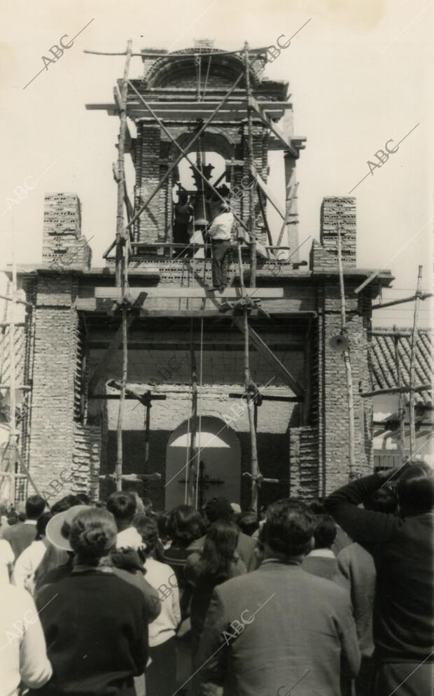 A Finales de marzo de 1966, la hermandad del rocío de Sevilla Celebró una...