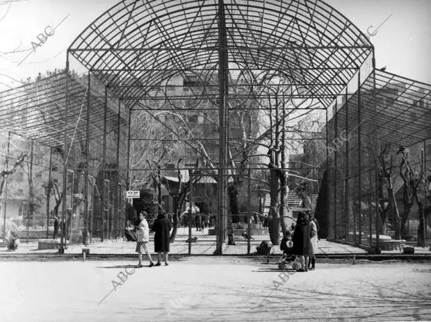 En la fotografía, la Casa de Fieras del Parque del Retiro