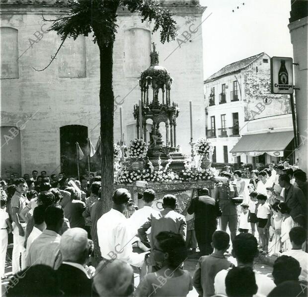 la tradicional procesión Eucarística de la Infraoctava del corpus Recorrió las...