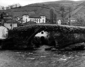 Puente del pueblo Cangas de Narcea (Asturias)