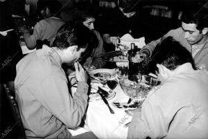 Protagonistas - Jugadores - Familiares - Jugadores del real Madrid Comiendo en...