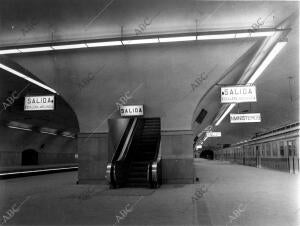 Estación de tren de Nuevos Ministerios, poco antes de su Inauguración