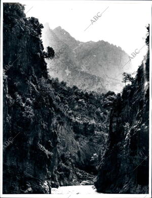 Pirineo de Huesca. Dantesco paso de las Devotas. Desfiladero del Cinca