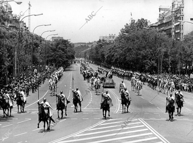 La guardia mora Escoltando al generalísimo por el paseo de la Castellana