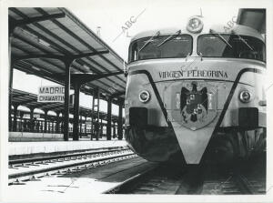 Inauguración del ferrocarril directo Madrid Burgos, en la imagen el tren en la...