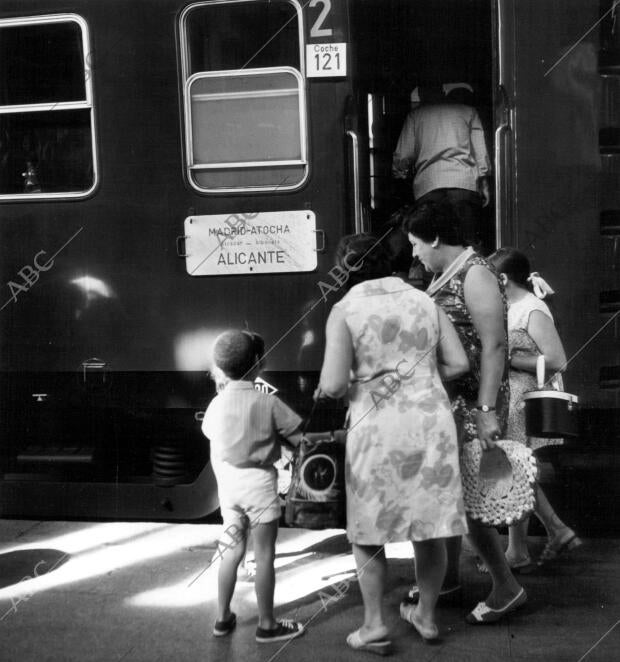 Salida del tren Madrid-Alicante