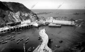 Vista general del puerto de Cudillero (Asturias)