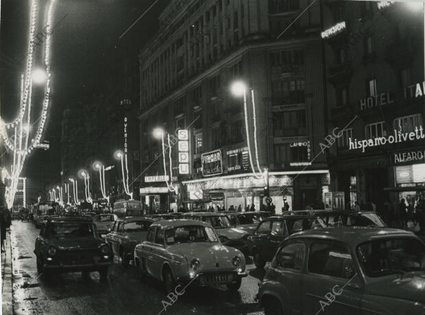 Iluminación navideña de la Avenida de José Antonio (Actual Gran Vía)