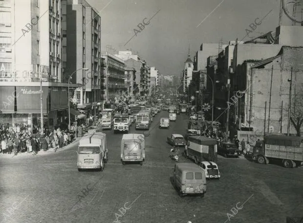 calle de Bravo Murillo desde el paso elevado de Cuatro Caminos