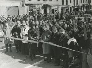 El alcalde, Carlos Arias, inaugura el paso elevado sobre la glorieta de Cuatro...