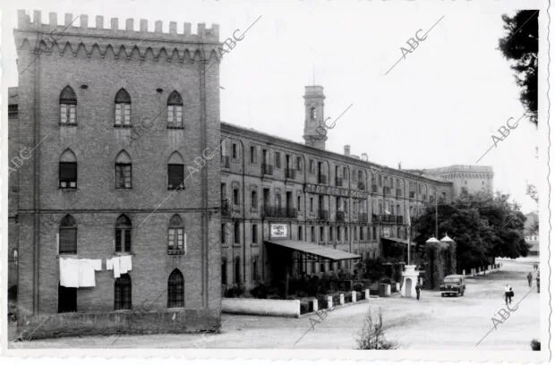 La Aljaferia con ropa Tendida hacia 1970