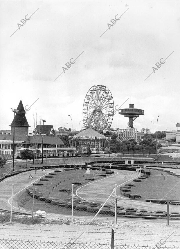 Noria en el parque de Atracciones