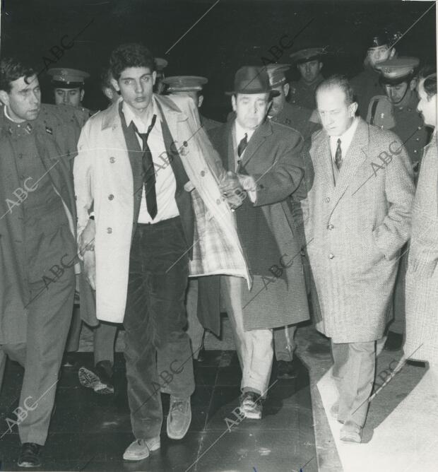 Un estudiante madrileño de dieciocho años, Mariano Ventura Rodríguez, ha...