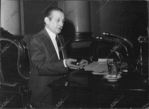 Don Torcuato Fernández miranda durante el pleno del consejo nacional