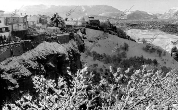 Vista parcial del pueblo Ronda (Málaga) después de la Caíada de una fuerte...