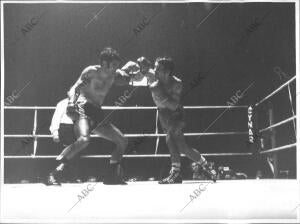 Combate entre Pedro carrasco y rene Roque en el que el español se Proclamó...