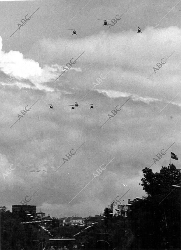 Exhibición de los Helicópteros Españoles durante el Xxxii desfile de la Victoria...