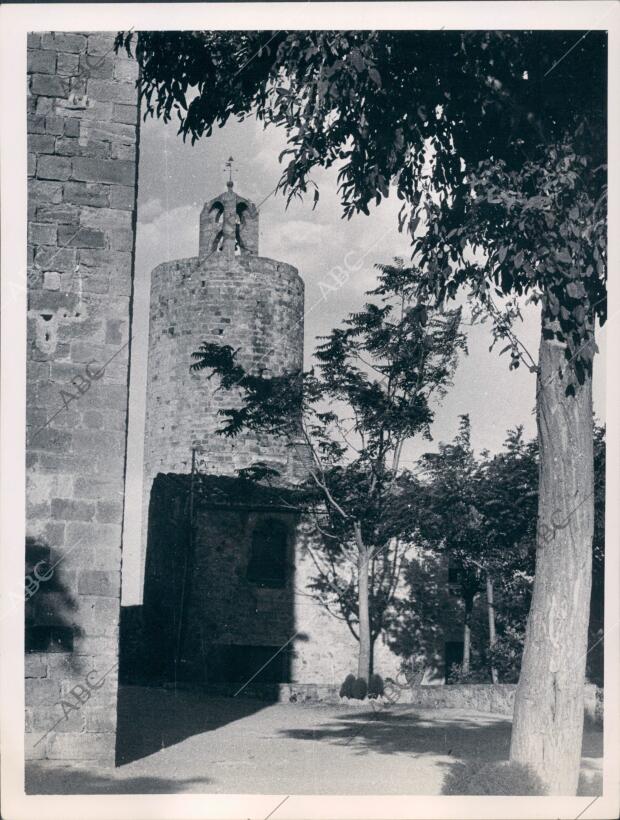 Torre de las Horas, en el poblado gótico de Pedró, en Salt