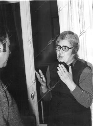 Josefina Manresa, viuda de Miguel Hernández, Entrevistada por tico Medina para...