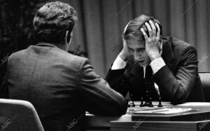 Fischer y Spassky en el Campeonato Mundial de Ajédrez de 1972, disputado en...