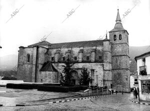 Iglesia del pueblo Espinar (Segovia)