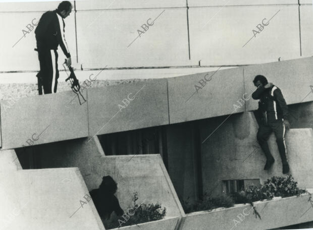 Atentado contra la sede del equipo olímpico de Israel durante la celebración de...