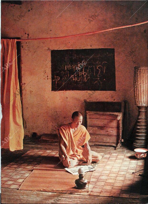 BLANCO Y NEGRO MADRID 04-11-1972 página 49