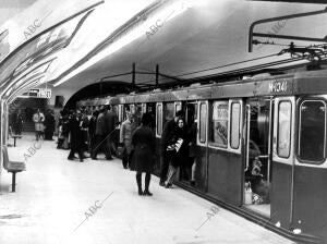 Anden de una Estacion del metro de Madrid