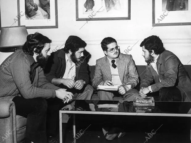 Santiago Castelo conversa con Imanol Uribe, Manuel Jiménez catalán y Miguel...