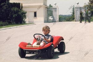 Felipe VI cuando era el hijo del Príncipe don Juan Carlos, a bordo de su Kart en...