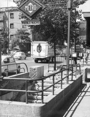 La salida del metro de Pueblo Nuevo, cerrada durante más de un año, ofrecía este...