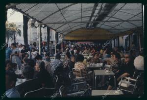 Terraza de un bar en la Plaza de San Juan de Dios