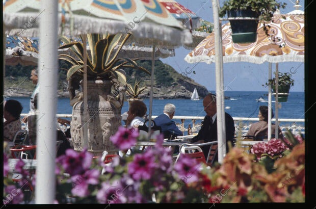 Terraza con vistas al mar en la Playa de la Concha