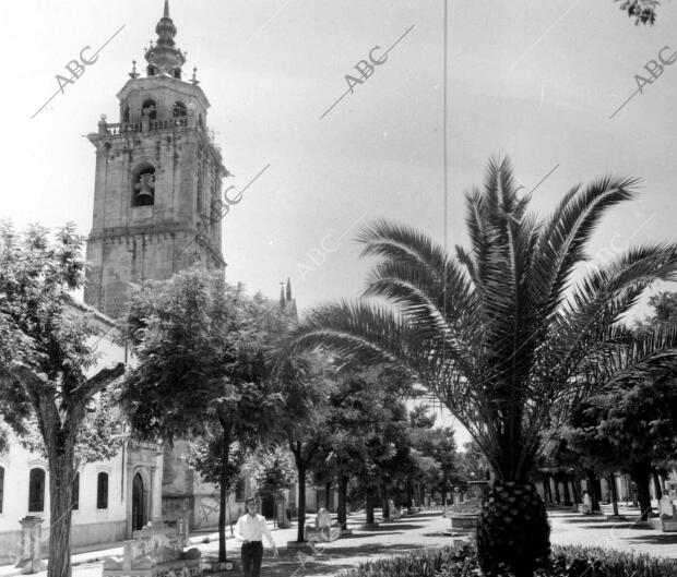 Vista parcial de la iglesia nuestra Señora santa María la mayor en el pueblo...